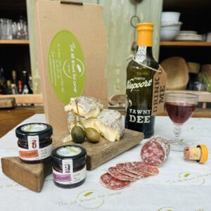 Port & nibbles hamper